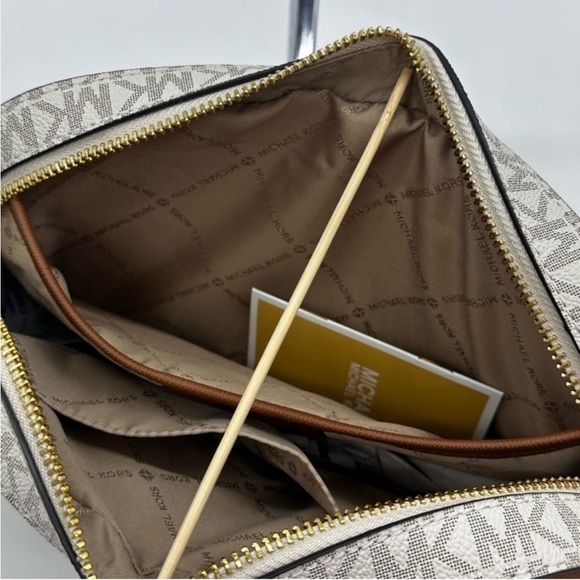 MICHAEL KORS LARGE EW ZIP CHAIN CROSSBODY BAG & JET SET TRAVEL MD ZA CARD CASE - Picture 4 of 15